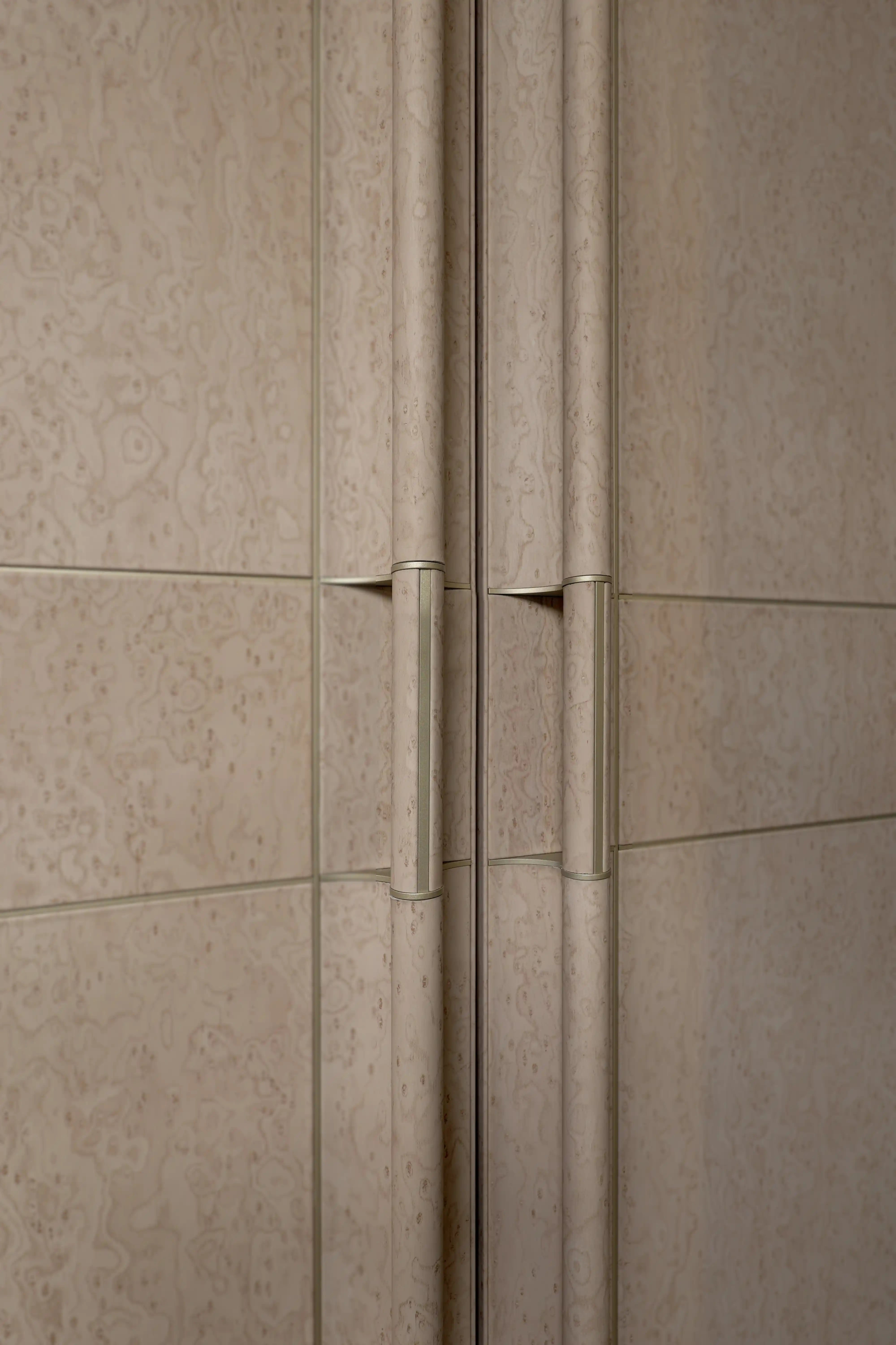 Leather Shutter (Veneer Leather)