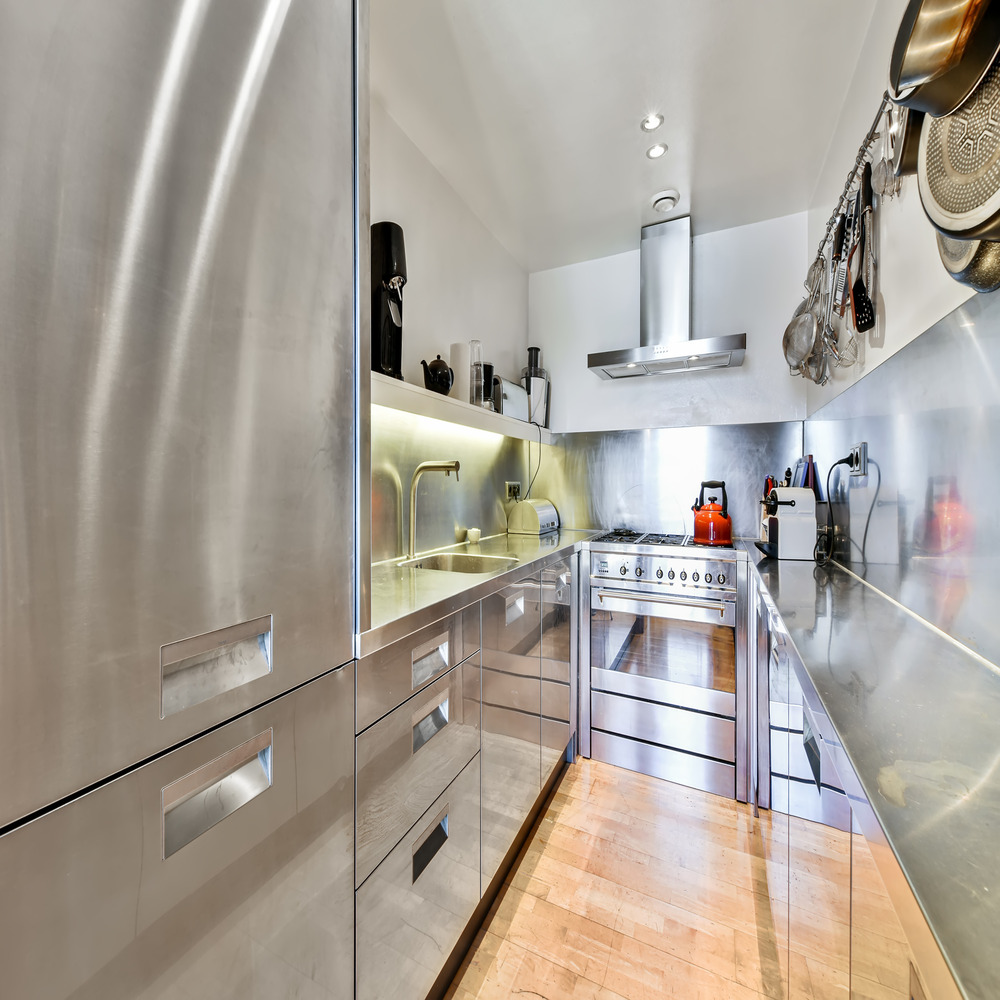 Why Are Stainless Steel Sheets the Best Choice for Kitchen Walls in Delhi?